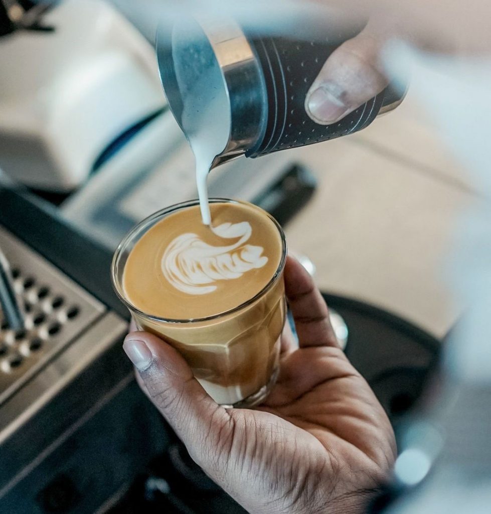 daily hub cafe coworking bali